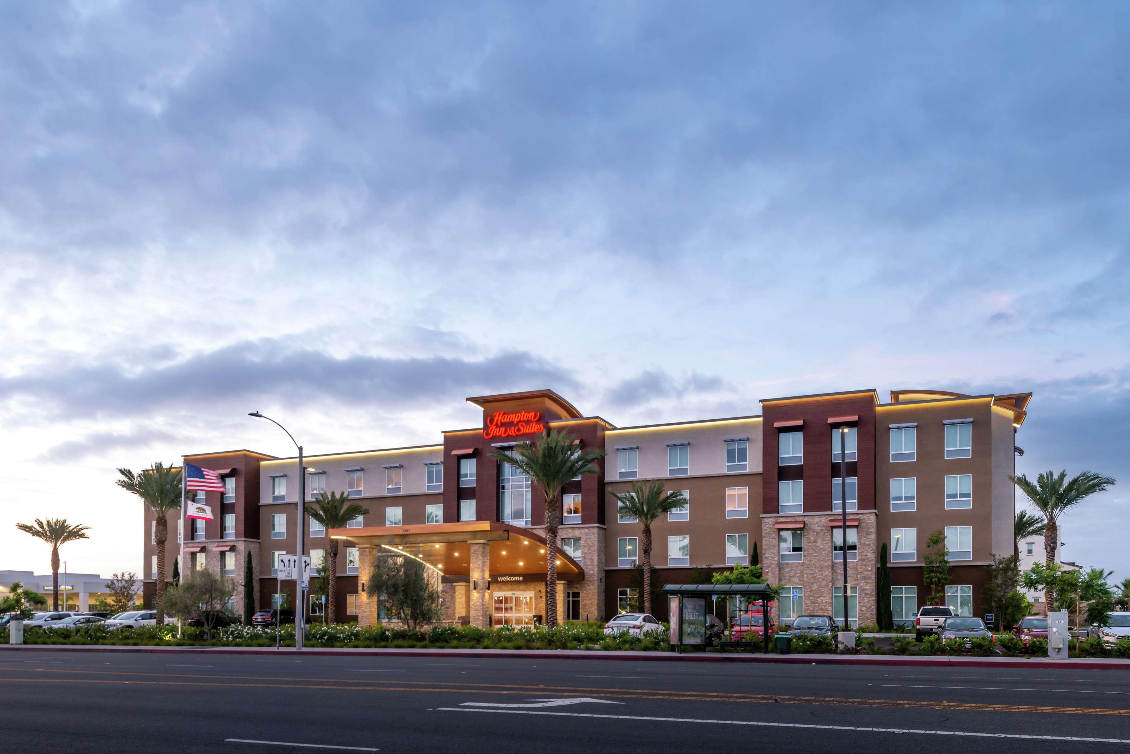 Hampton Inn & Suites Buena Park Exteriör bild