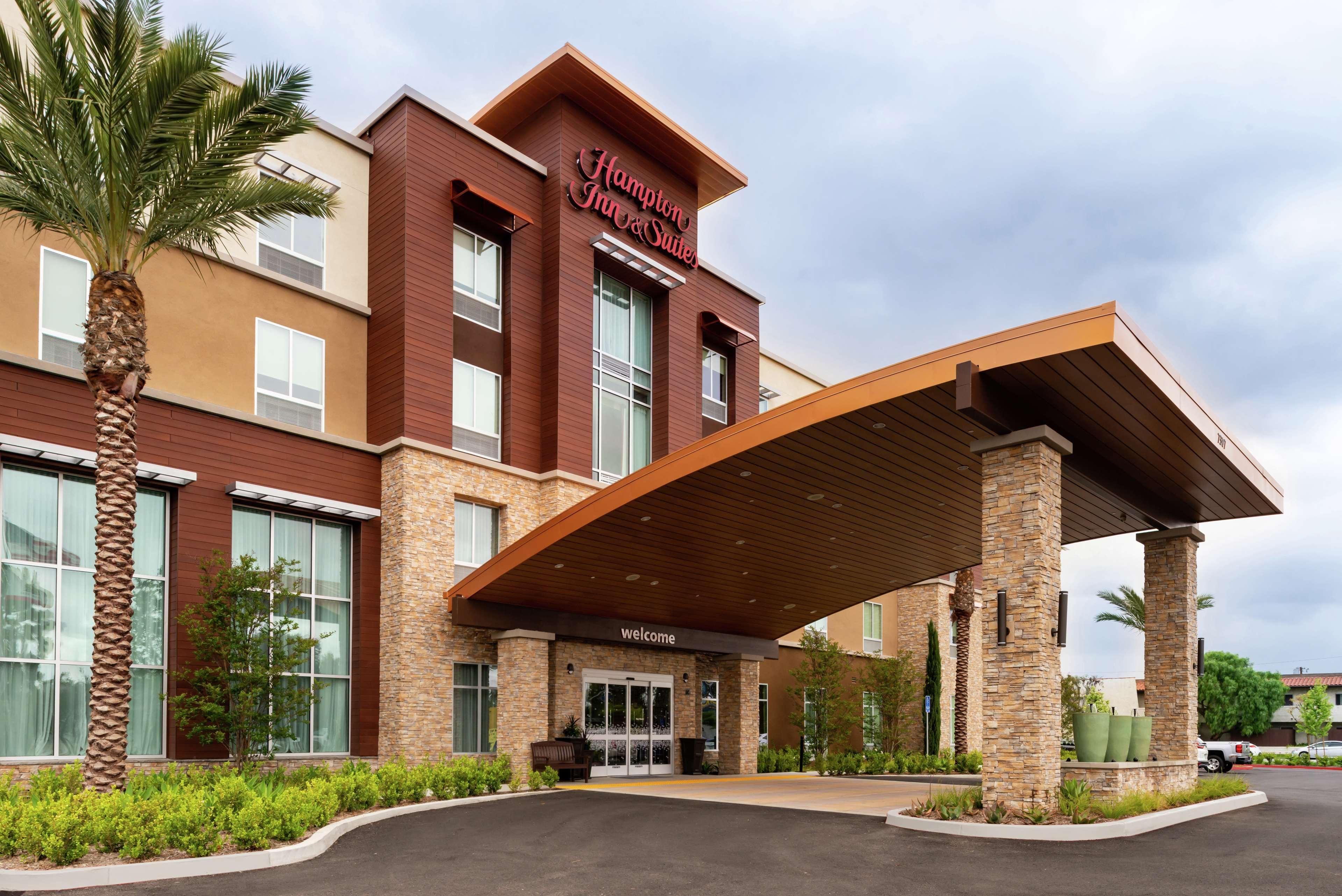 Hampton Inn & Suites Buena Park Exteriör bild