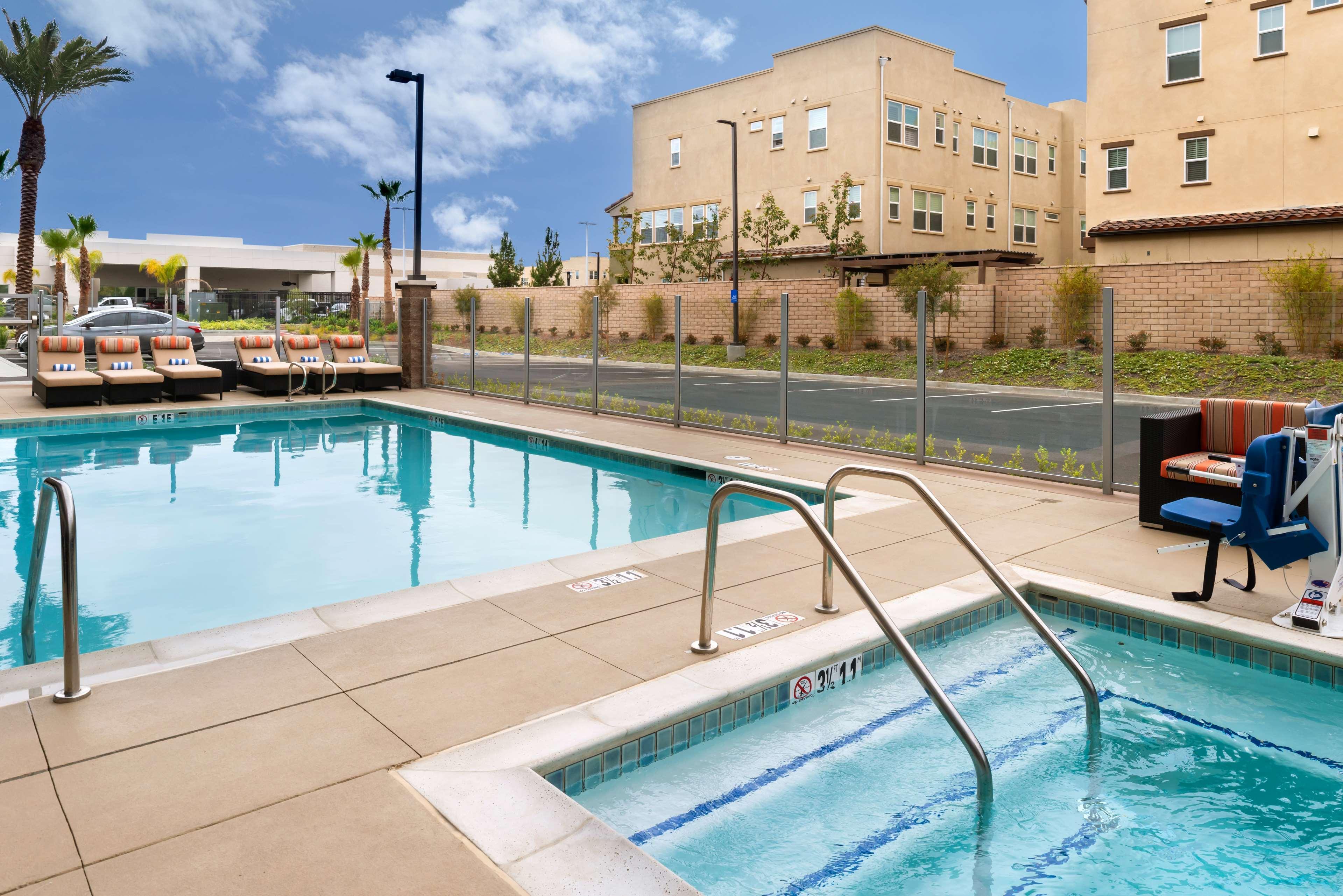 Hampton Inn & Suites Buena Park Exteriör bild